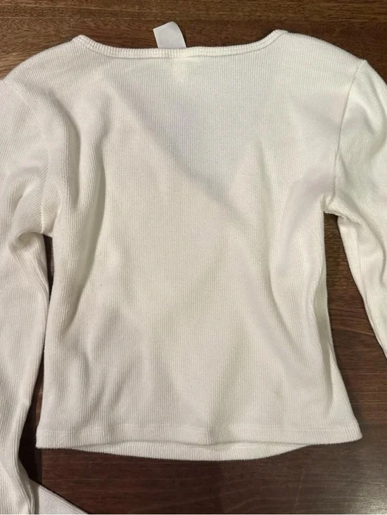 No Boundaries White Ribbed V-Neck Long Sleeve Top - Picture 3 of 3